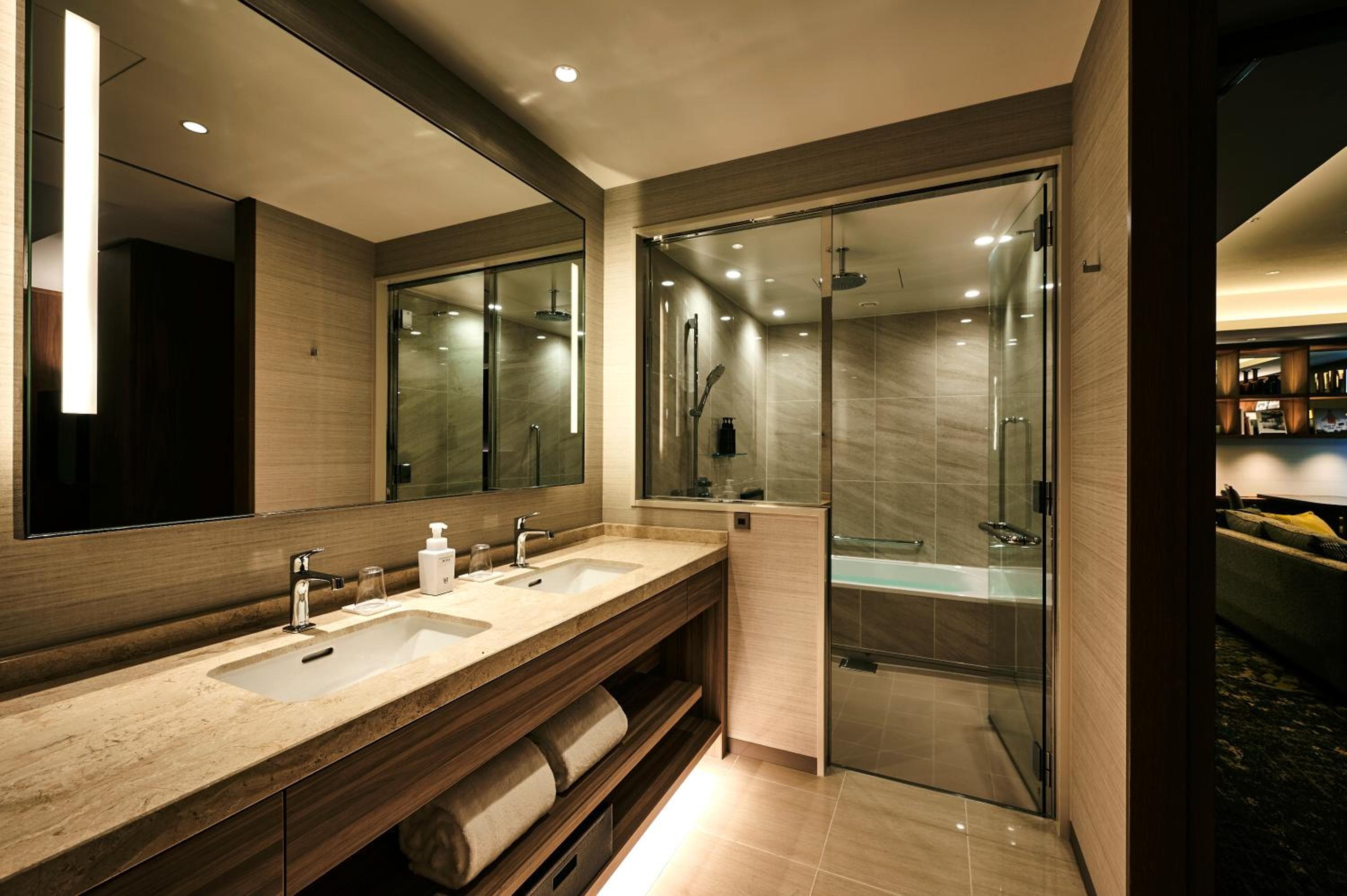 The Royal Park Hotel Iconic Osaka Midosuji 4