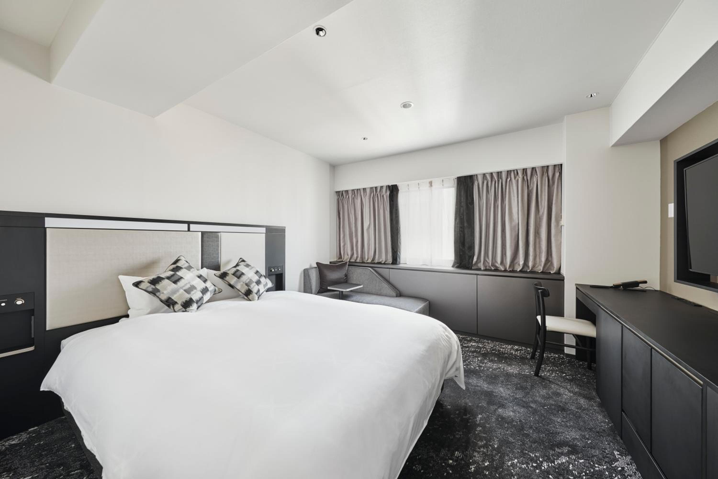 Cross Hotel Osaka 4